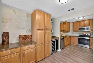 3656 Suntrust Dr, Fort Myers, FL 33916 - Photo 10