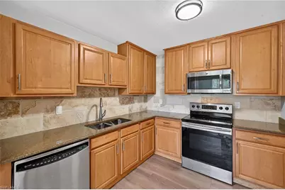 3656 Suntrust Dr, Fort Myers, FL 33916 - Photo 12