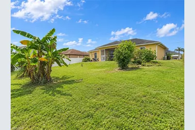 2702 37th St SW, Lehigh Acres, FL 33976 - Photo 10