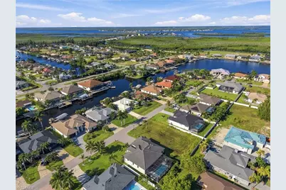 3729 SW 3rd Ter, Cape Coral, FL 33991 - Photo 38