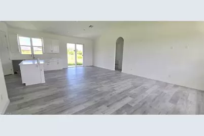370 Chalet Ave S, Lehigh Acres, FL 33974 - Photo 4
