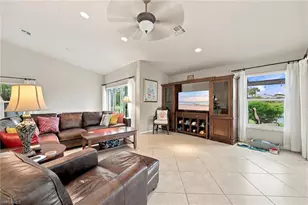 9351 White Hickory Ln, Fort Myers, FL 33912 - Photo 8