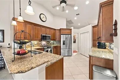 9351 White Hickory Ln, Fort Myers, FL 33912 - Photo 10