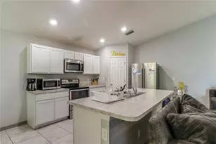 1139 NW 14th Terrace, Cape Coral, FL 33993 - Photo 4