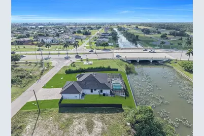 1607 NE 23rd St, Cape Coral, FL 33909 - Photo 2