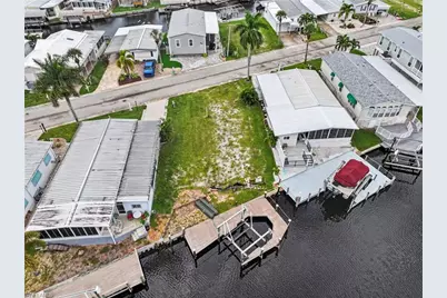 17781 Eglantine Ln, Fort Myers Beach, FL 33931 - Photo 6