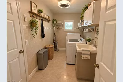 2034 NE 5th St, Cape Coral, FL 33909 - Photo 22