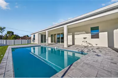 622 NW 16th Pl, Cape Coral, FL 33993 - Photo 2
