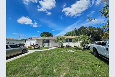 1521 Huntdale St E, Lehigh Acres, FL 33936 - Photo 2