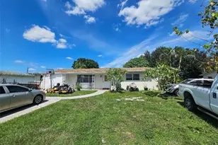 1521 Huntdale St E, Lehigh Acres, FL 33936 - Photo 2