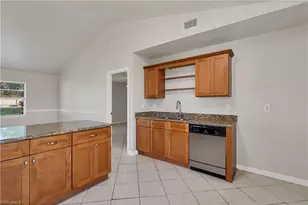 317 NE 10th St, Cape Coral, FL 33909 - Photo 12