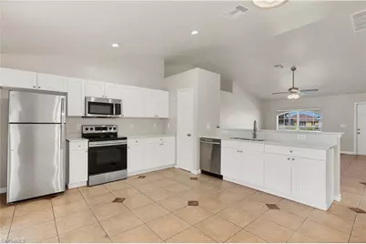 2035 NE 8th Pl, Cape Coral, FL 33909 - Photo 12