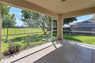 2035 NE 8th Pl, Cape Coral, FL 33909 - Photo 4