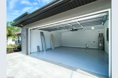 919 NE 35th Ln, Cape Coral, FL 33909 - Photo 12