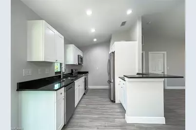 919 NE 35th Ln, Cape Coral, FL 33909 - Photo 6