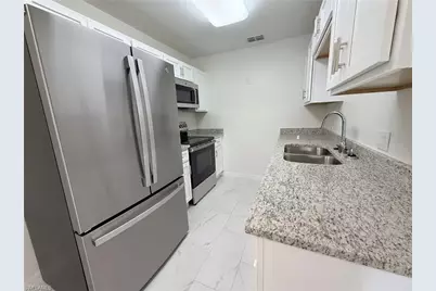 3225 E Riverside Dr #21B, Fort Myers, FL 33916 - Photo 2