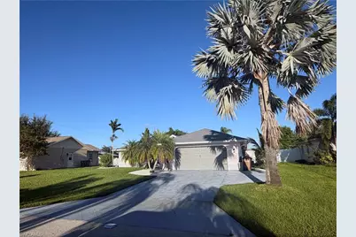 1943 SE 8th Pl, Cape Coral, FL 33990 - Photo 2