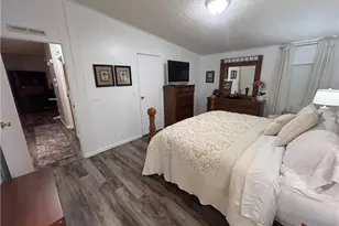 10561 Lake Loop Rd, North Fort Myers, FL 33903 - Photo 22