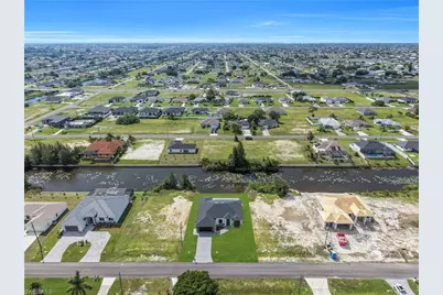 928 NE 1st Pl, Cape Coral, FL 33909 - Photo 38