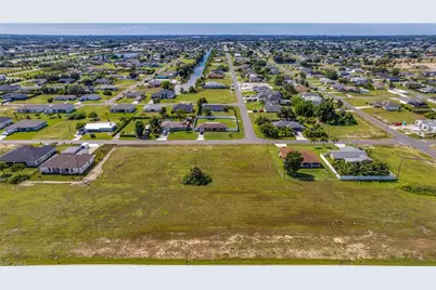 1316 Diplomat Pkwy E, Cape Coral, FL 33909 - Photo 12