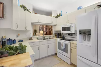 9507 Windsor Club Cir, Fort Myers, FL 33905 - Photo 6