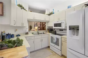 9507 Windsor Club Cir, Fort Myers, FL 33905 - Photo 6