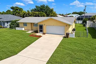 915 SE 20th St, Cape Coral, FL 33990 - Photo 2
