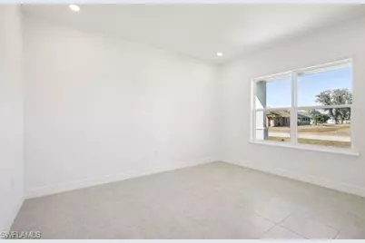 1946 NE 15th St, Cape Coral, FL 33909 - Photo 14
