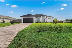 1701 NW 11th Pl, Cape Coral, FL 33993 - Photo 2