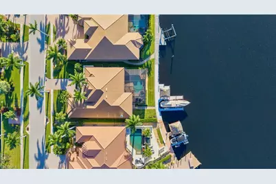 1805 Harbour Cir, Cape Coral, FL 33914 - Photo 54