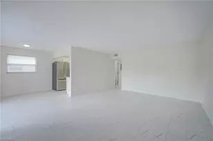 3225 E Riverside Dr, Fort Myers, FL 33916 - Photo 4