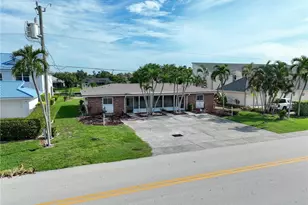 1705 SE 46th Ln, Cape Coral, FL 33904 - Photo 12