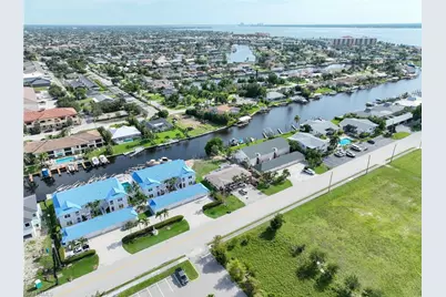 1705 SE 46th Ln #A, Cape Coral, FL 33904 - Photo 4