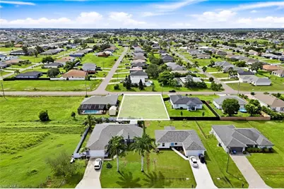 1705 NW 4th Ter, Cape Coral, FL 33993 - Photo 4