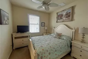 2571 Laurentina Ln, Cape Coral, FL 33909 - Photo 4