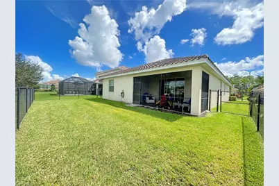 2571 Laurentina Ln, Cape Coral, FL 33909 - Photo 10