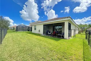 2571 Laurentina Ln, Cape Coral, FL 33909 - Photo 10