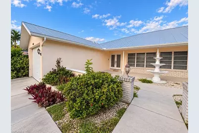 3818 SE 12th Ave, Cape Coral, FL 33904 - Photo 2