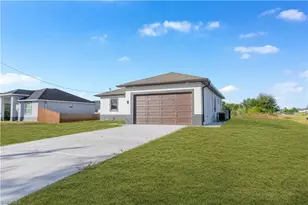 4700 Dora Ave S, Lehigh Acres, FL 33974 - Photo 4