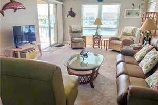 4417 Country Club Blvd, Cape Coral, FL 33904 - Photo 4