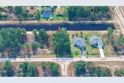 610 Ames St E, Lehigh Acres, FL 33974 - Photo 4