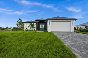 925 Manresa Ave S, Lehigh Acres, FL 33974 - Photo 2