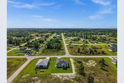 925 Manresa Ave S, Lehigh Acres, FL 33974 - Photo 36