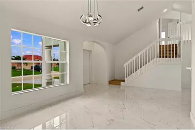 928 SE 5th Ct, Cape Coral, FL 33990 - Photo 4