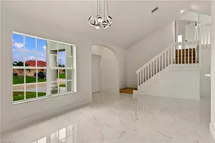 928 SE 5th Ct, Cape Coral, FL 33990 - Photo 4
