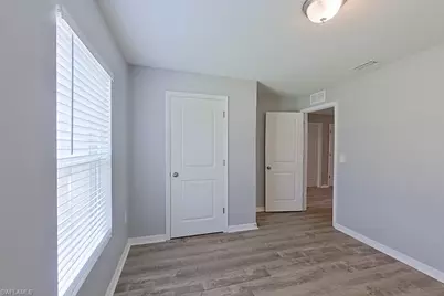 1010 Kaye St E, Lehigh Acres, FL 33974 - Photo 8