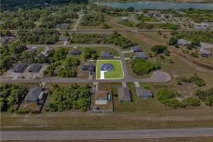 8030 Sherwood Cir, Labelle, FL 33935 - Photo 20
