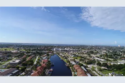 4417 Country Club Blvd #B7, Cape Coral, FL 33904 - Photo 2