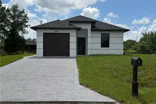 868 Carbon St E, Lehigh Acres, FL 33974 - Photo 2