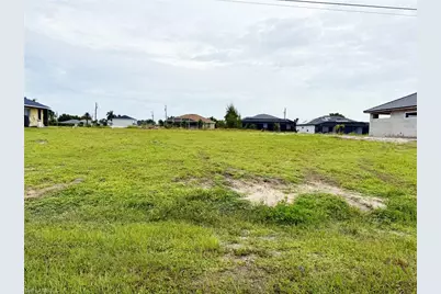 919 SW 28th Ter, Cape Coral, FL 33914 - Photo 4